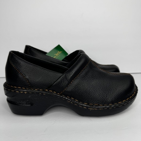 NWT Thom McAn Erin Black Leather Clogs Womens Sz7W Wide Heel Comfort Shoes Nurse - Picture 2 of 10